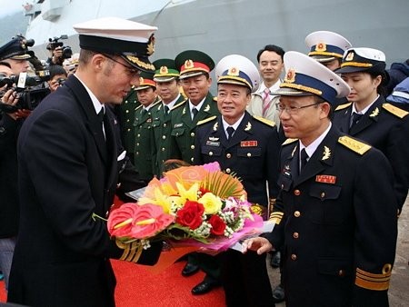 Tàu Hải quân Hoàng gia Anh rời Đà Nẵng - ảnh 1